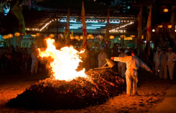 Weird stuff, india, aghori, rituals, taboo, bizarre, world, asia, unusual, hidden india, babas, sadhus