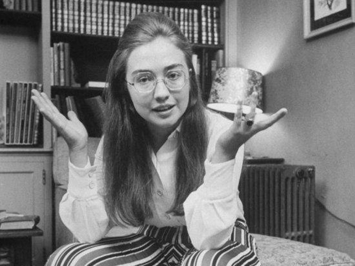 20-Cute-Vintage-Photos-Of-Bill-Clinton-Hillary-Clinton-Early-Life-2.jpg