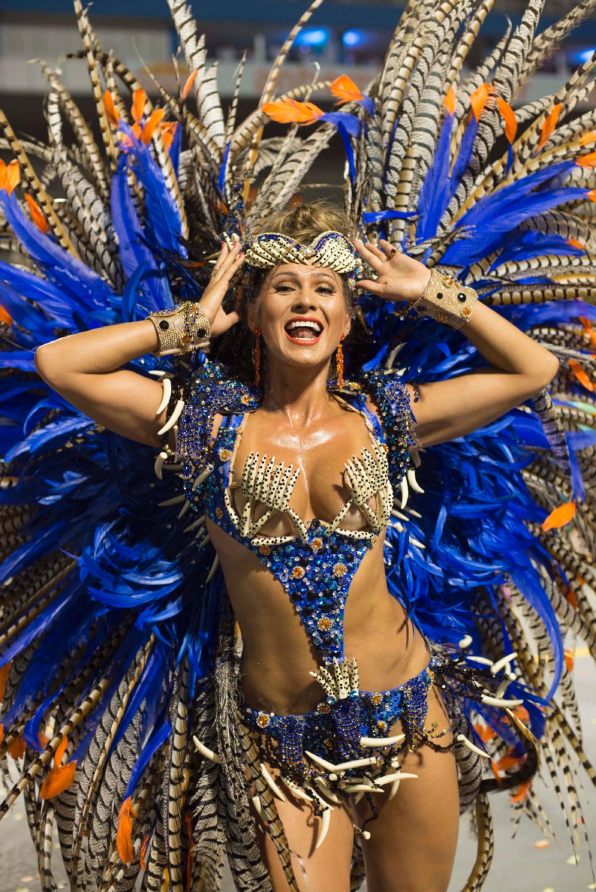 Brazil Carnival 2015 Women Make Their Mark 10 Colorful Pictures Reckon Talk