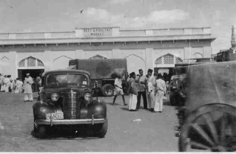 The beef and poultry market_1945