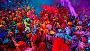 holi around the world, Festival Of Colours, holi similar, india, indian Festival, holi like festivals, holi like festivals in world, holi celebration, Orange Battle, Mud Festival, La Tomatina, Chinchilla Watermelon, Songkran festival, Clean Monday Flour War Carnival, Oktoberfest, weird festivals