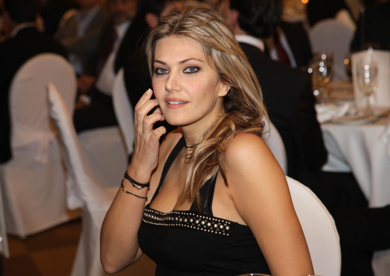 politicienne, femme politique, femme politique, politicienne sexy, politicienne chaude, politicienne la plus chaude, politicienne la plus sexy, politicienne sexy indienne, beauté avec cerveau, femmes magnifiques, Politiciennes les plus sexy du monde, Alina Kabaeva sexy, Maria Carfagna hot's Sexiest Politicians, Alina Kabaeva sexy, Maria Carfagna hot