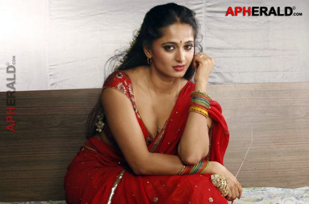 sexy, hot pictures, hot pics, anushka shetty, south indian sexy, mallu hot pictures, videos, smoking hot, telugu, tamil, hottie, bombshell, sex bomb
