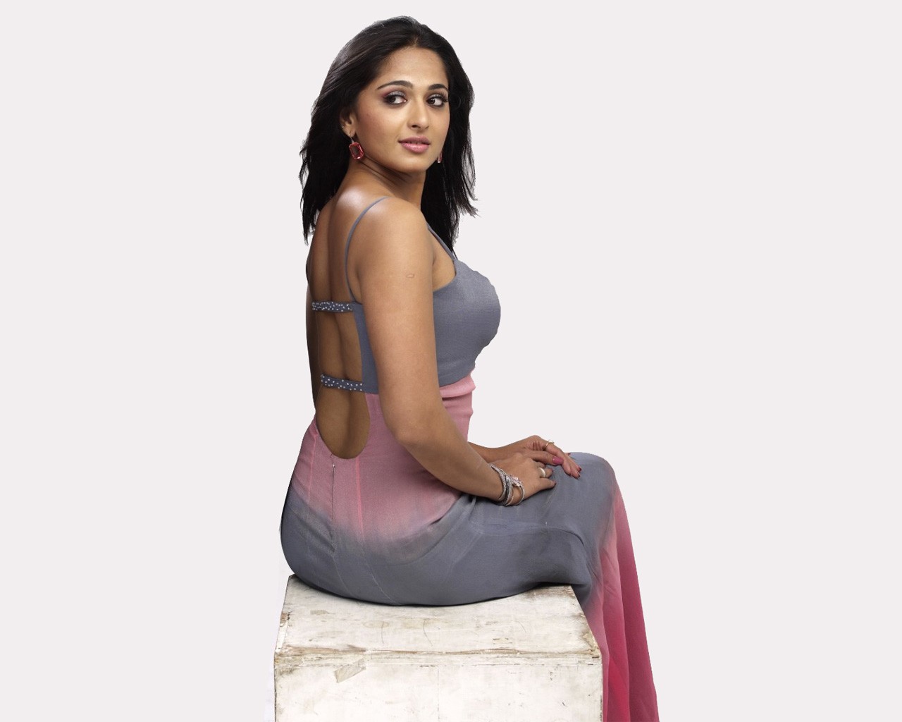 Sexy, hot pictures, hot pics, anushka shetty, south indian sexy, mallu hot pictures, videos, smoking hot, telugu, tamil, hottie, bombshell, sex bomb