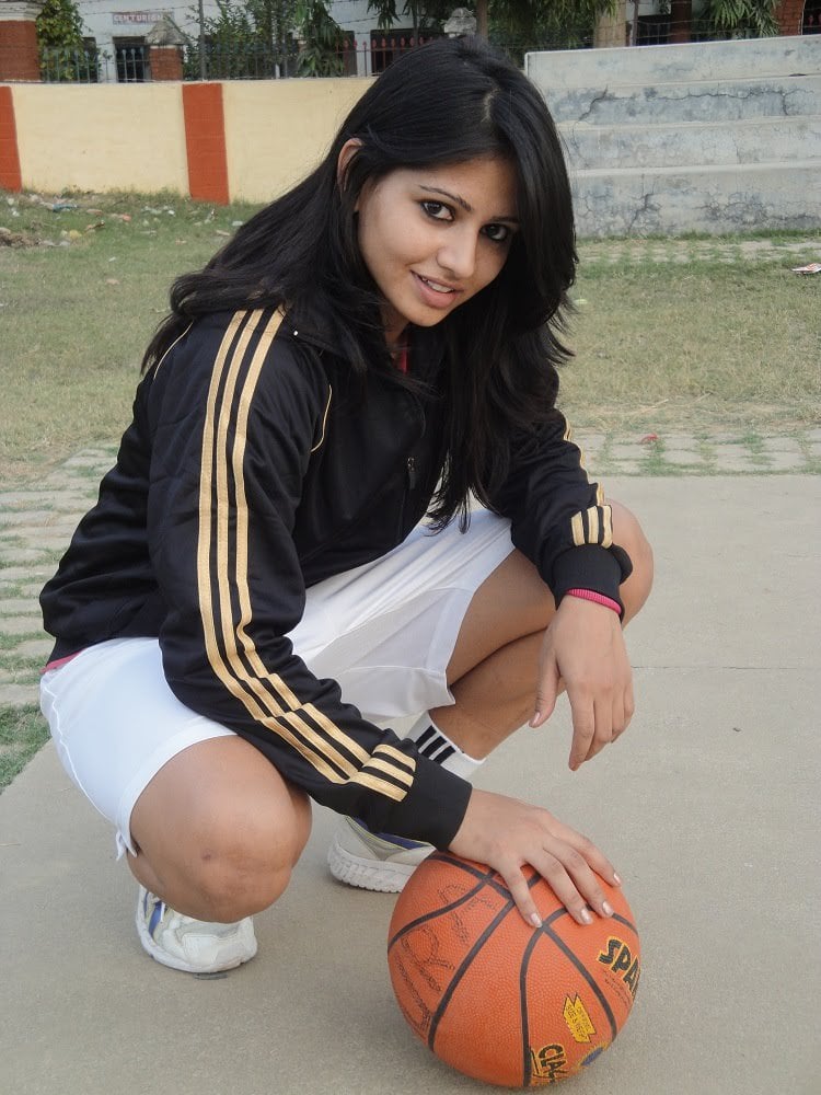 Glamorous Sports Women, Indian female athletes, sexiest sports india, indian tennis, indian basketball, Akanksha Singh, hot sports women, sexy sports women, female sports girls, indian sports hottie, sexy tennis player india, hottest indian player, sexiest indian player