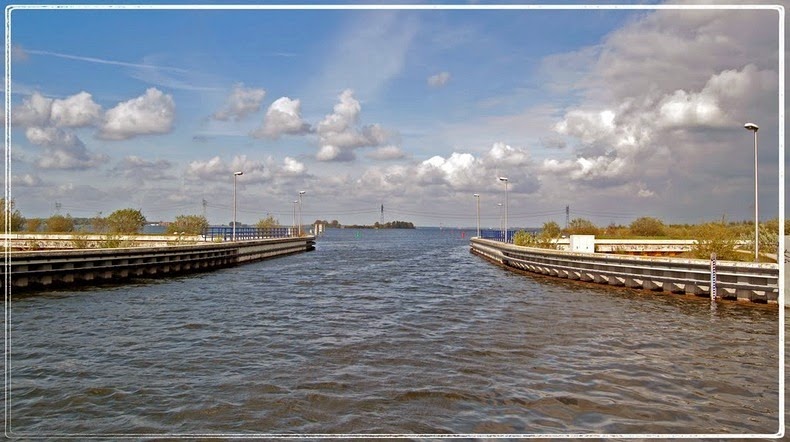 Aquaduct veluwemeer netherlands