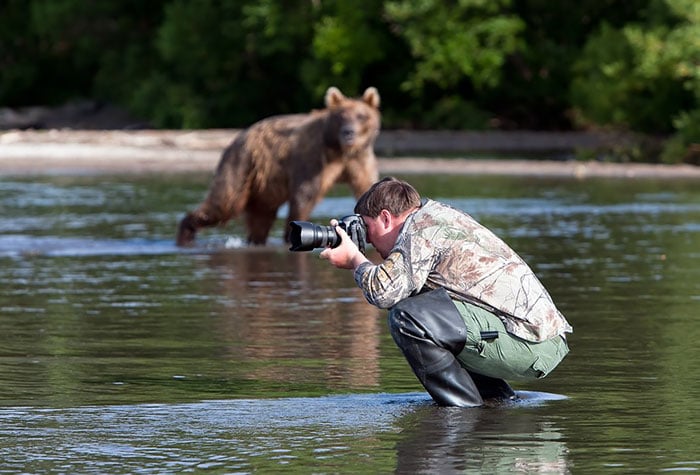 Funny photographer, crazy photographer, mad photographer, dangerous, heartstopping, mad photographers, most famous photo, national geographic photographers, best photo, most popular photo, nature documentary, funny, animal, lol, viral, wtf, photography