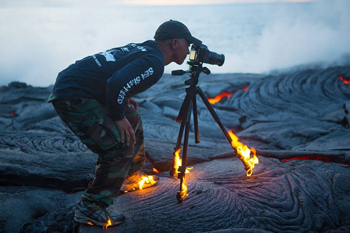 Funny photographer, crazy photographer, mad photographer, dangerous, heartstopping, mad photographers, most famous photo, national geographic photographers, best photo, most popular photo, nature documentary, funny, animal, lol, viral, wtf, photography