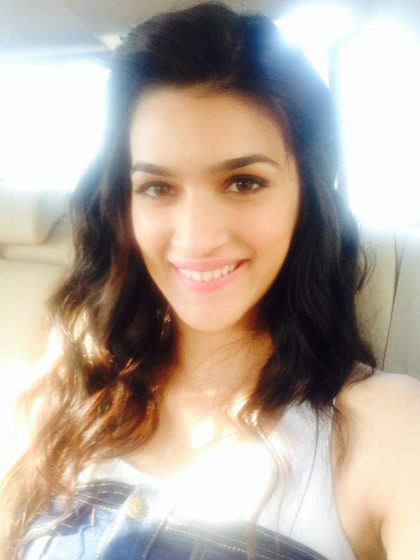 kriti sanon, kriti sanon hot, kriti sanon sexy, kriti sanon images