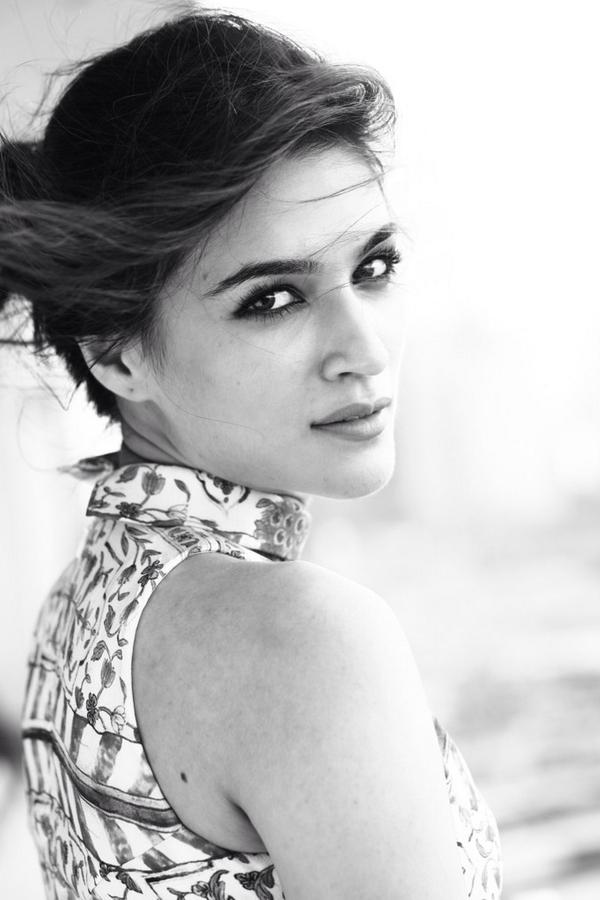 Kriti sanon, kriti sanon hot, kriti sanon sexy, kriti sanon images