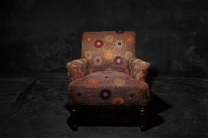 photography, photos, pics, images, pic, image, photo, photograph, photographer, horia manolache, chairs, furniture, common, people, normal people, amazing, different, out of the world, beautiful, wow, idea, great idea