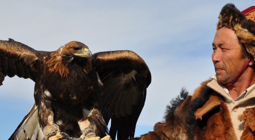 wolves, eagles, Mongolia, hunting, hunters, omg, amazing, trending, mongolian hunting wolves with eagles, wolf hunting in mongolia, mongolia pictures mongolia fishing, winter tours mongolia, jeep tours mongolia, stateofflux mongolia, safari, DISCOVERY, PHOTOGRAPHY, STORY, DISCOVER, EXPLORE, LIFESTYLE