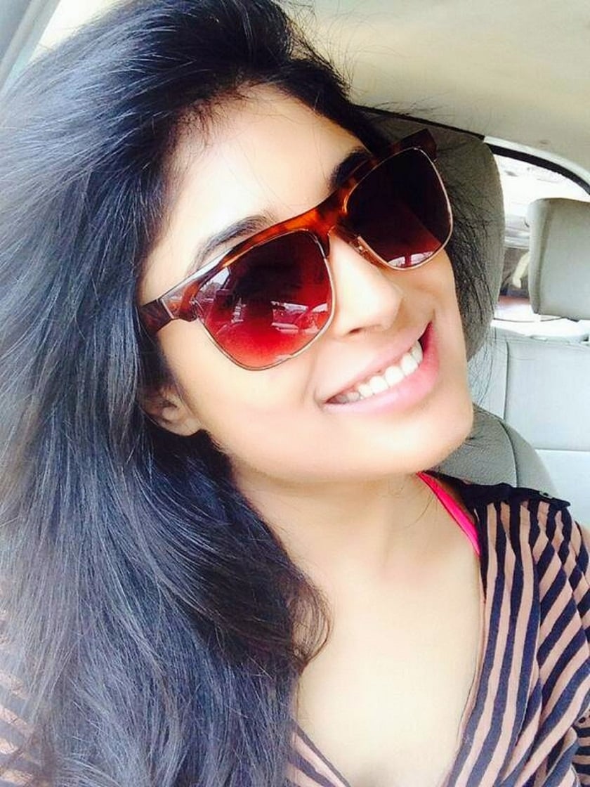 Kritika Kamra Hot Photos Twitter Instagram Selfie Indian Tv Actress Reckon Talk