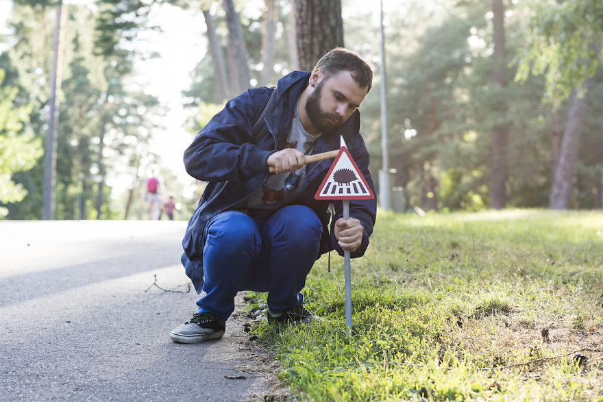 Tiny road signs for animals 6