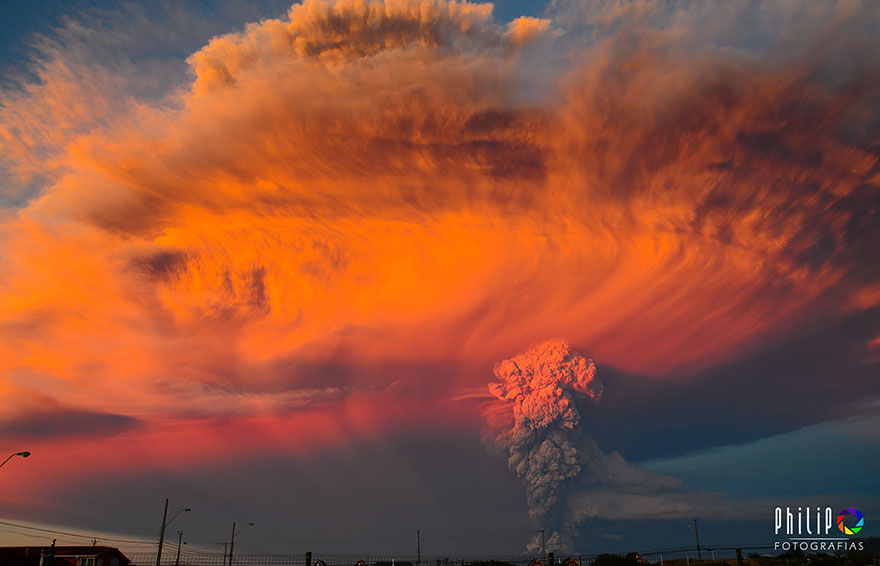 Photos calbuco, calbuco wine, volcan calbuco, calbuco eruption, calbuco volcano eruption, calbuco erupcion, calbuco merlot, calbuco volcano, volcano eruption, chile, santiago chile