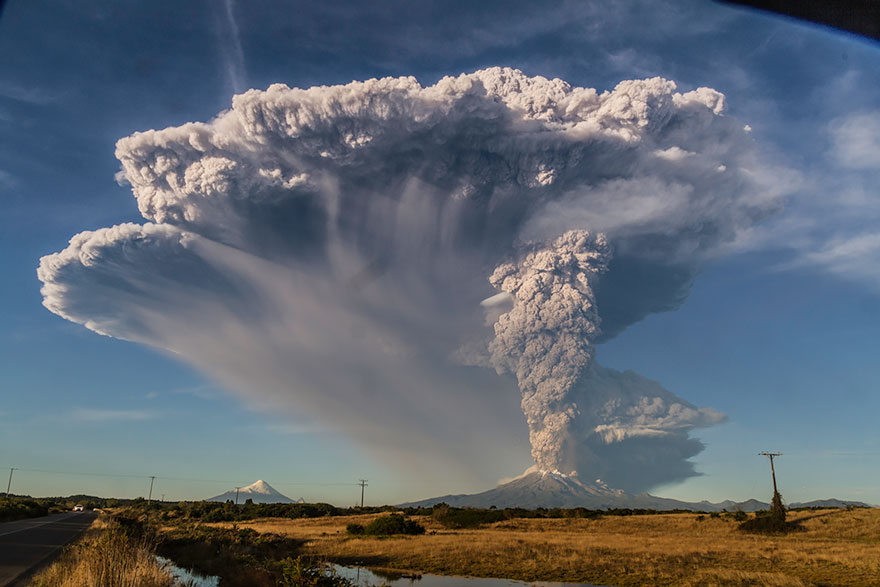 Photos calbuco, calbuco wine, volcan calbuco, calbuco eruption, calbuco volcano eruption, calbuco erupcion, calbuco merlot, calbuco volcano, volcano eruption, chile, santiago chile