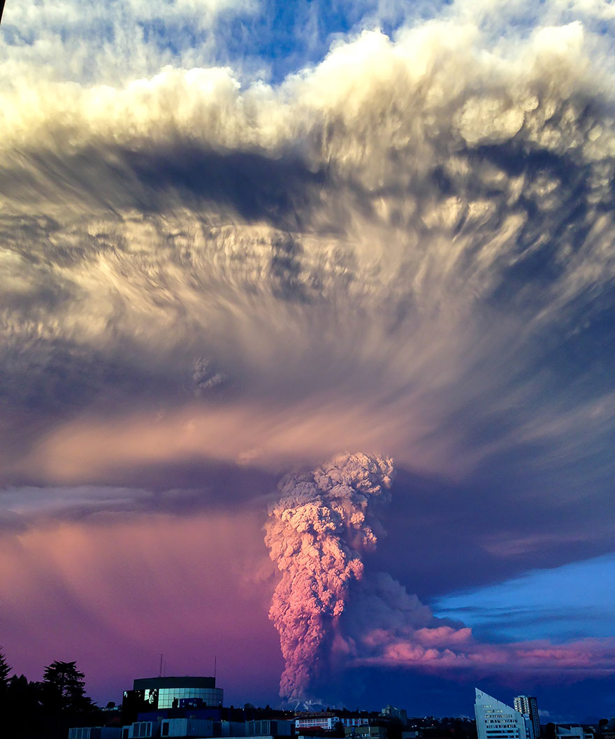 Photos calbuco, calbuco wine, volcan calbuco, calbuco eruption, calbuco volcano eruption, calbuco erupcion, calbuco merlot, calbuco volcano, volcano eruption, chile, santiago chile