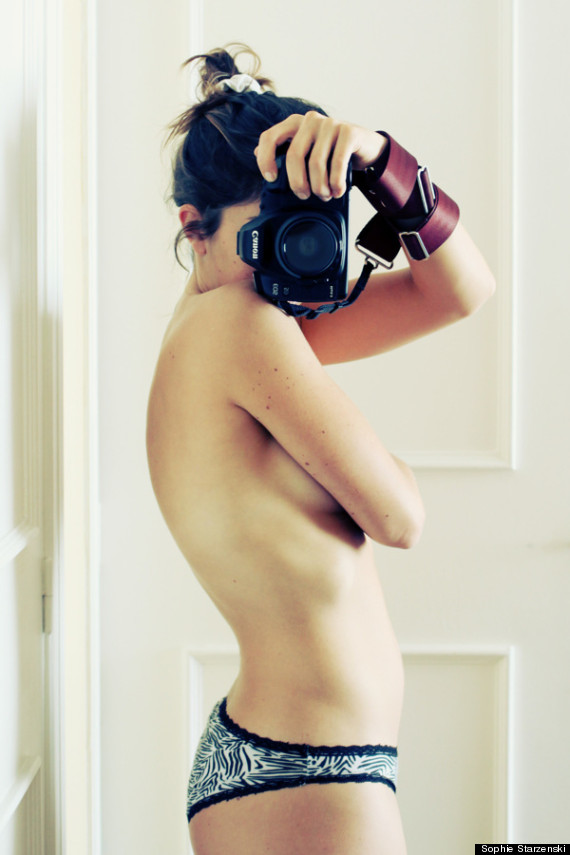 Sophie Starzenski, Photographer Sophie Starzenski, selfie, Pregnant Sophie Starzenski, Sophie Starzenski body, Sophie Starzenski baby, Sophie Starzenski pregnency, photography, photo series, selfie series, 40 Weeks and a Mirror, Pregnancy in the mirror, Argentinian photographer Sophie Starzenski, Argentinian photographer, miracle of pregnancy, new mumy, new mom, sophie