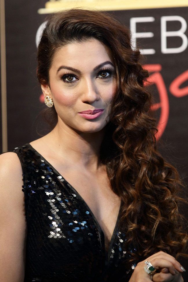 20 Hot And Spicy Photos Of Gauhar Khan The Glamorous Diva Reckon Talk