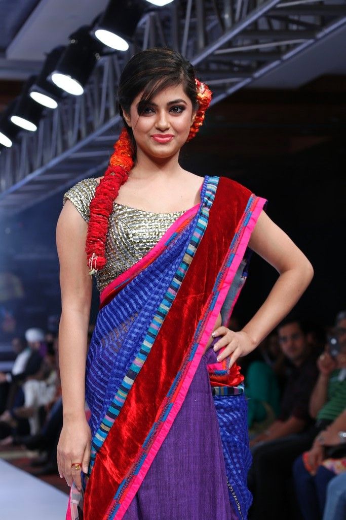 meera chopra wallpapers, meera chopra hot pics, meera chopra sexy pics , meera chopra nude, meera chopra latest pics,meera chopra movie, meera chopra hot photo, neela