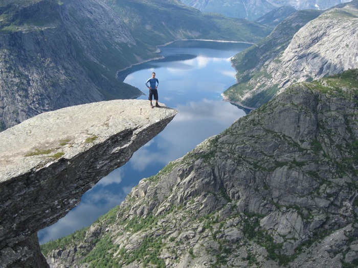 Hiking, rock climbing, The Pulpit Rock, death, World's Best Hikes, Norwegian mountains, Trolltunga, norway, Travel, Norwegian Trekking Association, Odda, hiking, Cliffs, fjords, rafiki, photography, Instagram, Scariest Spot On Earth