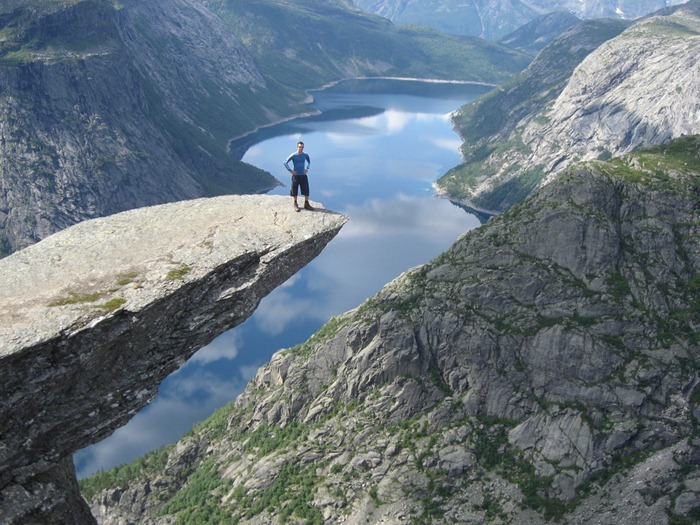 Hiking, rock climbing, the pulpit rock, death, world's Best Hikes, Norwegian mountains, Trolltunga, norway, Travel, Norwegian Trekking Association, Odda, hiking, Cliffs, fjords, rafiki, photography, Instagram, Scariest Spot On Earth