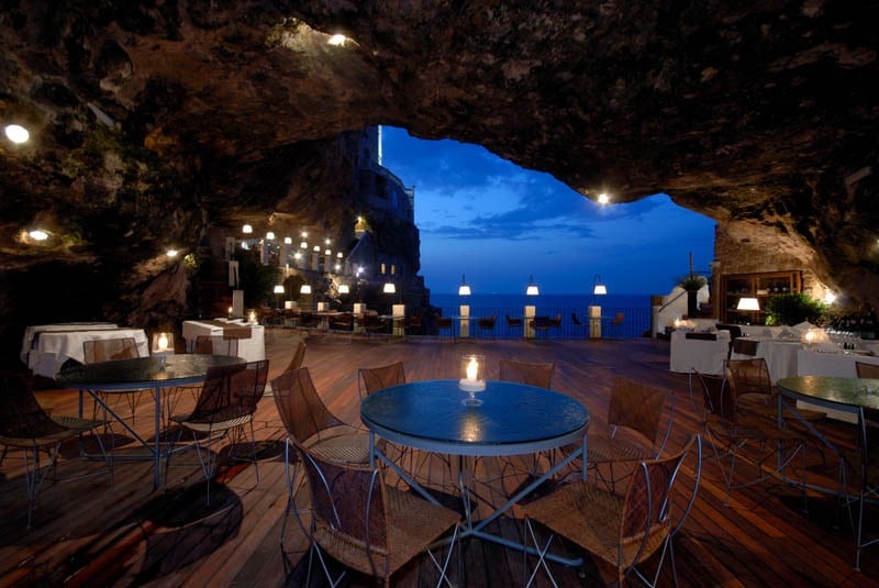 hotel, restaurant, amazing, awesome, wow, mindblowing, extraordinary, unique, great, unique surroundings, under the sea, high in the sky, rock, mountain,  memorable dining experience
