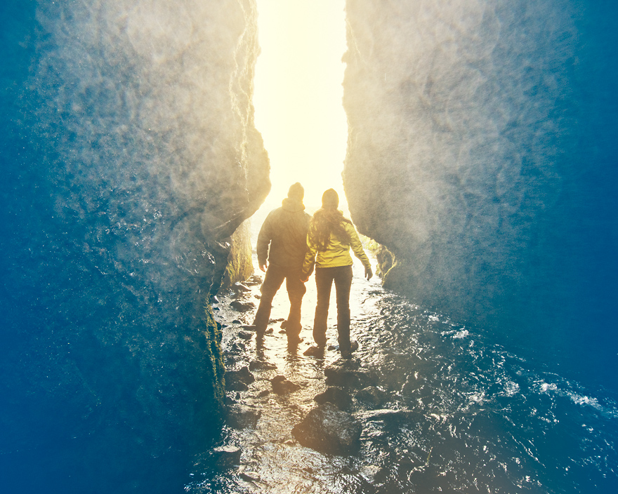 Couple, traditional wedding, travel, travelling, iceland, wedding, marriage, idea, super idea, , Jeremy and Rachelle, Jeremy, Rachelle, glaciers, waterfalls, nature, amazing, creative idea, love, world
