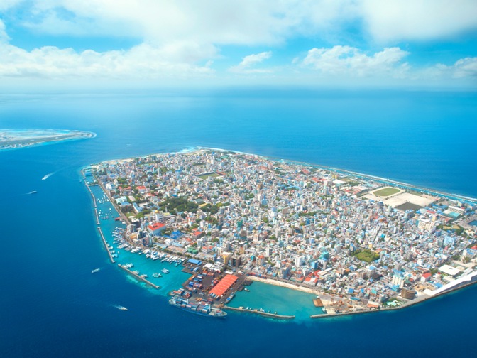 Smallest country, vatican city, monaco, nauru, tuvalu, san marino, liechtenstein, saint kitts and nevis, maldives, malta, grenada