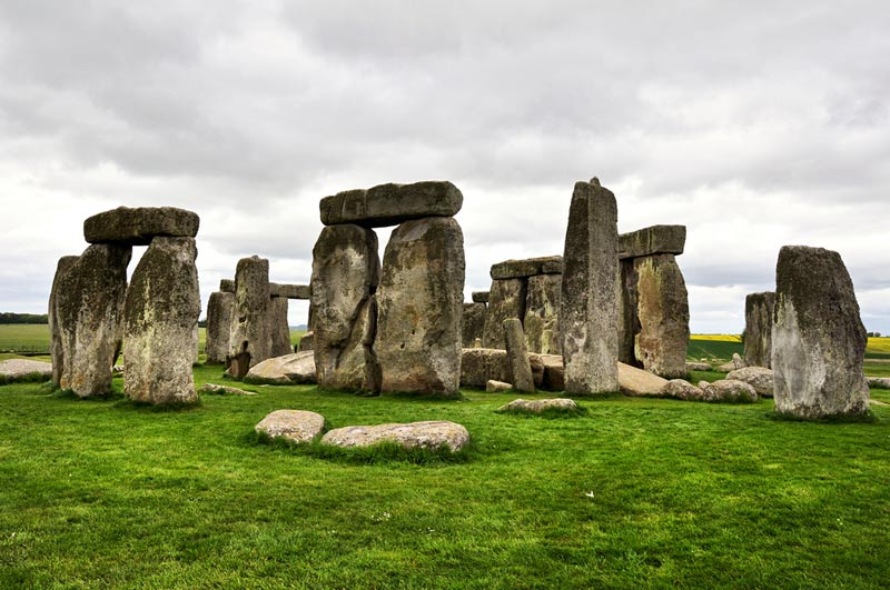 world, Mystery, secrets, Unsolved Mysteries, Unexplained Mystery, facts, UFOs and Area 51, alien, Crop Circles, Bigfoot, The Belmez Faces, Pyramid Power, The Mayan 2012 Prophecy, Stonehenge, Loch Ness Monster, Bermuda Triangle