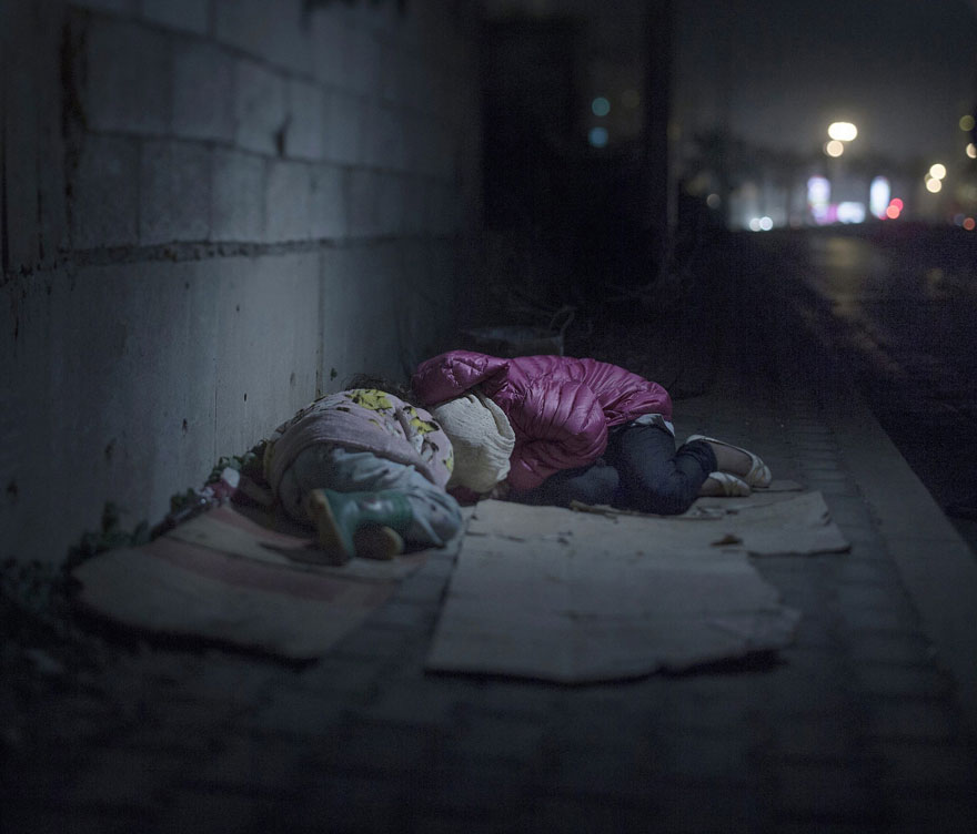 Children, syrian, refugee, syrian crisis, photography, magnus wennman, photojournalist, stockholm, serbia, where the children sleep, homeless children, heartbreaking