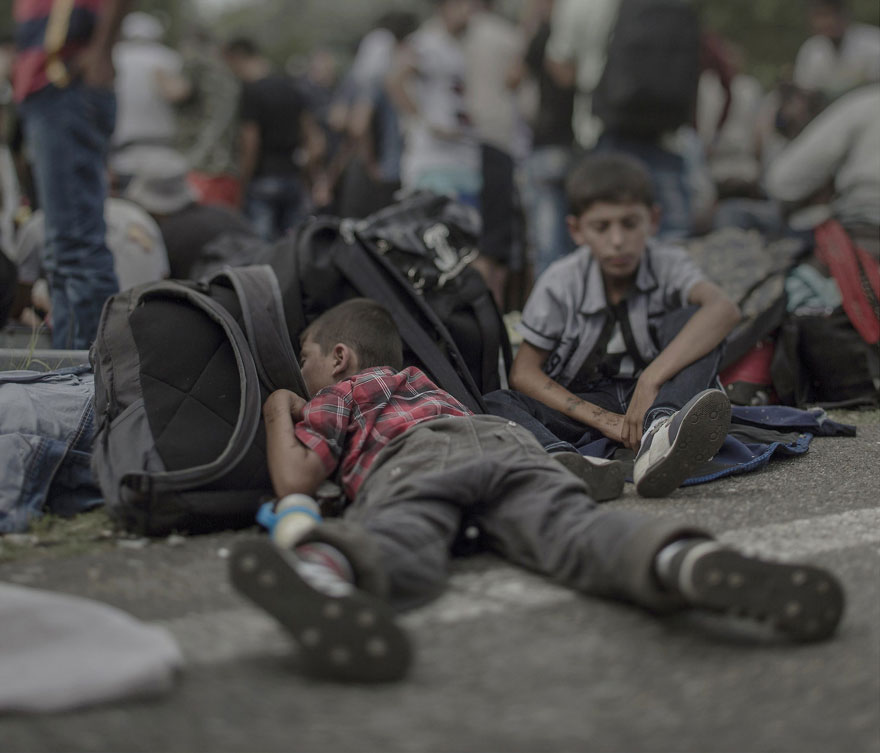 Children, syrian, refugee, syrian crisis, photography, magnus wennman, photojournalist, stockholm, serbia, where the children sleep, homeless children, heartbreaking