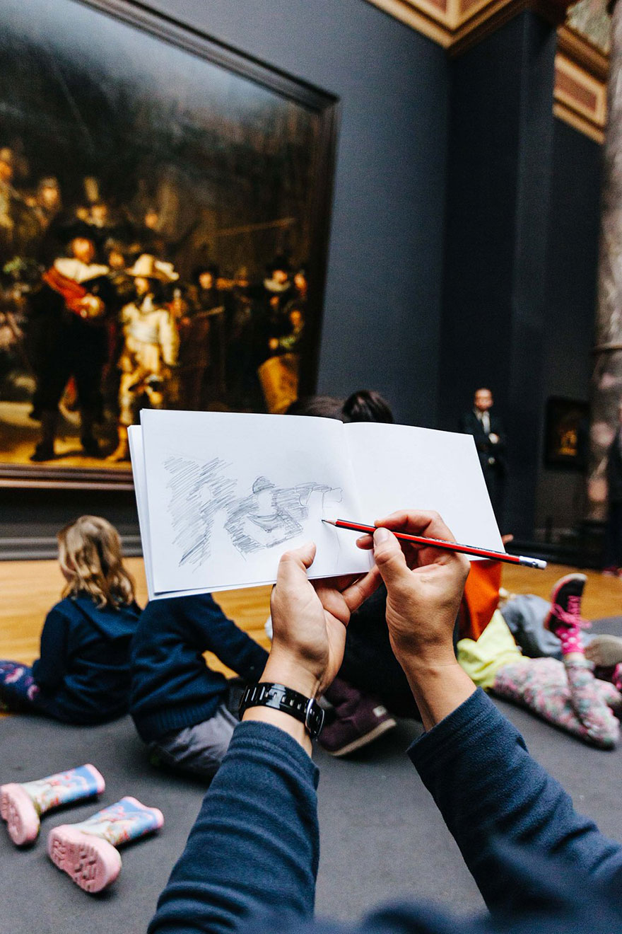 Museum "Bans" Cameras, Encourages People To Sketch Artwork To