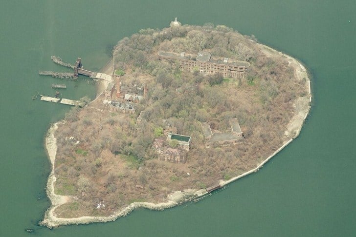 Islands, haunted, abandoned, isolated, inhabitant, ghost, creepy, cat shrine, artificial island, japan, usa, mexico, england, war, mystery rabbit island, north and south brother islands, hart island, isla de las muñecas, island of the dolls, tashirojima, no man's Land Fort, Fort Carroll Island