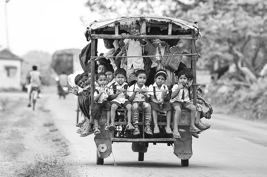 Dangerous, school, weird, photography, amazing, dangerous journey to school, asia, india school children, indonesia school, china school, colombia, african