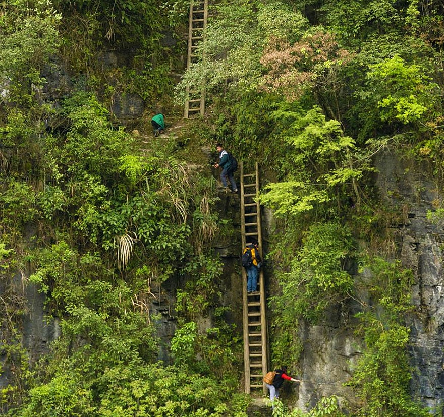 Dangerous, school, weird, photography, amazing, dangerous journey to school, asia, india school children, indonesia school, china school, colombia, african