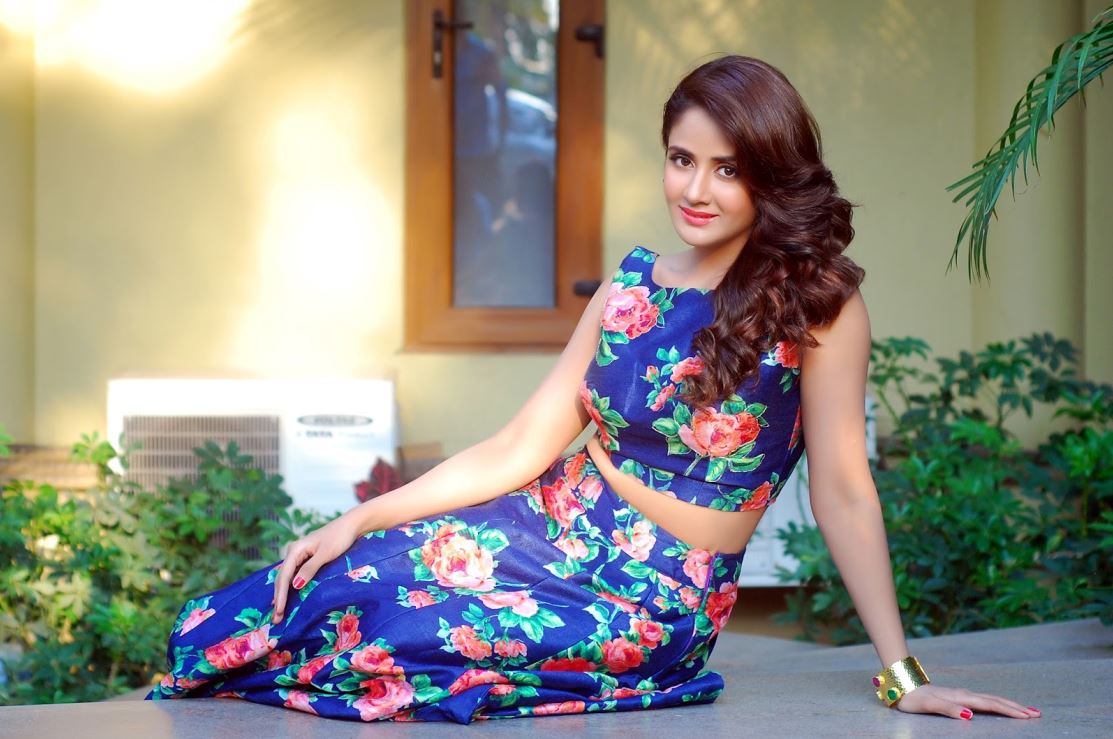 Parul yadav wallpapers, parul yadav hot pics, parul yadav sexy pics , parul yadav latest pics,parul yadav movie, parul yadav hot photo,sandalwood actress