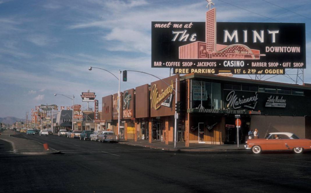 lasvegas, las vegas old photo , las vegas strip , las vegas downtown old photo, usa old photo , rare photo of las vegas , usa history, old american photo