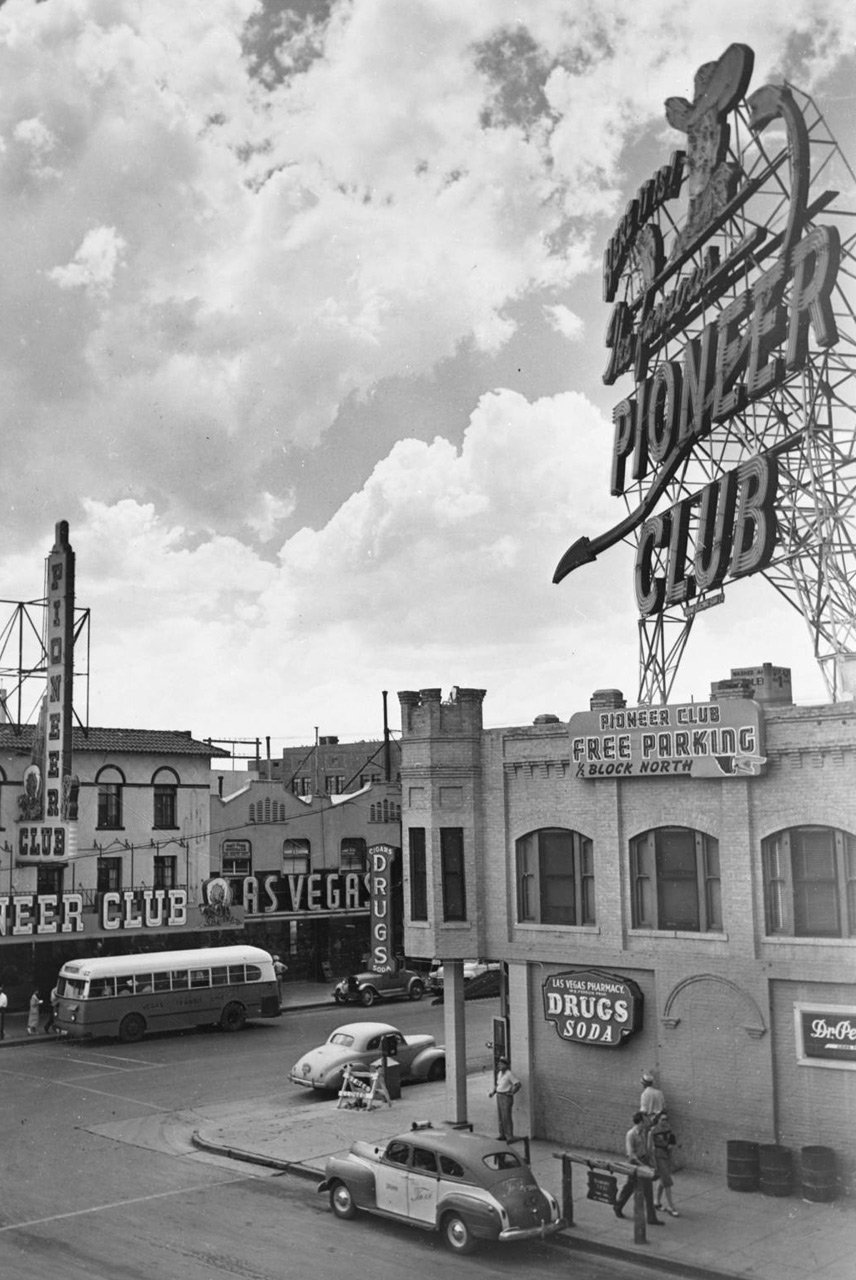 Lasvegas, las vegas old photo , las vegas strip , las vegas downtown old photo, usa old photo , rare photo of las vegas , usa history, old american photo