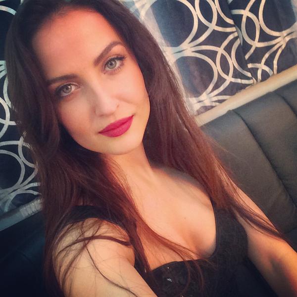 Elli avram, elli avram hot, elli avram sexy, elli avram photo, elli avram wallpaper, hot actress photos, indian actress, maxim magazine, videshi model, elli avram twitter, elli avram instagram, elli avram facebook, bollywood, big boss