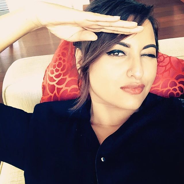 Sonakshi sinha, sonakshi sinha hot, sonakshi sinha sexy, sonakshi sinha photo, sonakshi sinha wallpaper, hot actress photos, indian actress, sonakshi sinha twitter, sonakshi   sinha instagram, sonakshi sinha facebook, bollywood, sonakshi sinha mother, sonakshi sinha selfie, sonakshi sinha without makeup, sonaksi, sonakshi, sonakshi sinha dubsmash, dubsmasher, crazy