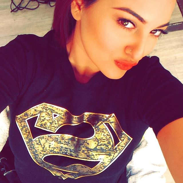 Sonakshi sinha, sonakshi sinha hot, sonakshi sinha sexy, sonakshi sinha photo, sonakshi sinha wallpaper, hot actress photos, indian actress, sonakshi sinha twitter, sonakshi   sinha instagram, sonakshi sinha facebook, bollywood, sonakshi sinha mother, sonakshi sinha selfie, sonakshi sinha without makeup, sonaksi, sonakshi, sonakshi sinha dubsmash, dubsmasher, crazy