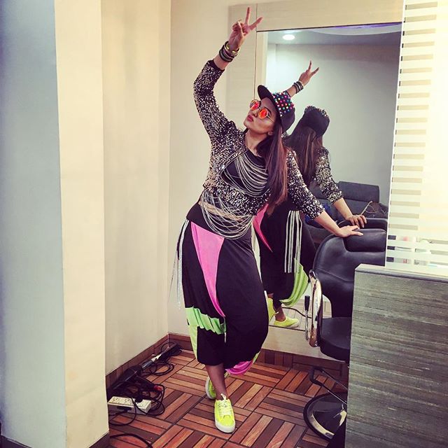 sonakshi sinha, sonakshi sinha hot, sonakshi sinha sexy, sonakshi sinha photo, sonakshi sinha wallpaper, hot actress photos, indian actress, sonakshi sinha twitter, sonakshi   sinha instagram, sonakshi sinha facebook, bollywood, sonakshi sinha mother, sonakshi sinha selfie, sonakshi sinha without makeup, sonaksi, sonakshi, sonakshi sinha dubsmash, dubsmasher, crazy