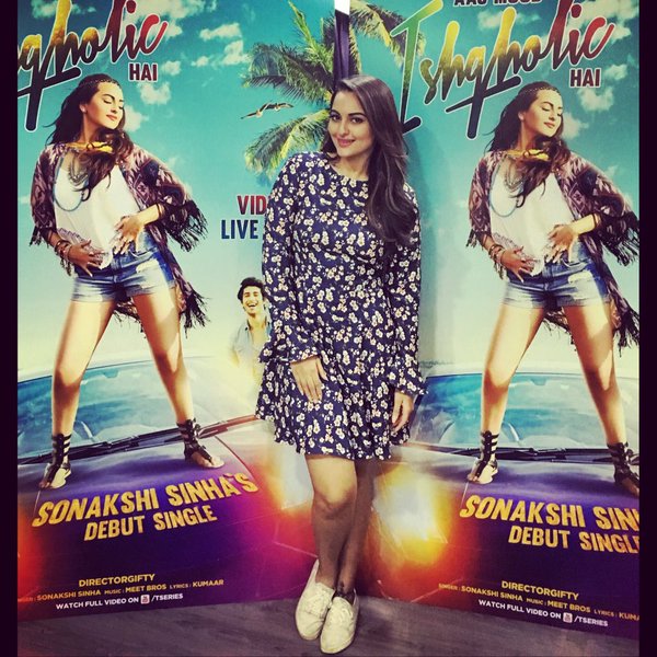 Sonakshi sinha, sonakshi sinha hot, sonakshi sinha sexy, sonakshi sinha photo, sonakshi sinha wallpaper, hot actress photos, indian actress, sonakshi sinha twitter, sonakshi   sinha instagram, sonakshi sinha facebook, bollywood, sonakshi sinha mother, sonakshi sinha selfie, sonakshi sinha without makeup, sonaksi, sonakshi, sonakshi sinha dubsmash, dubsmasher, crazy