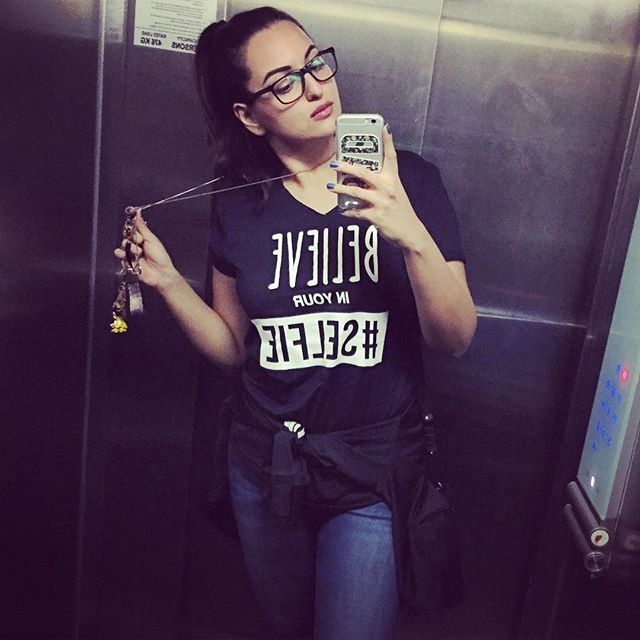 sonakshi sinha, sonakshi sinha hot, sonakshi sinha sexy, sonakshi sinha photo, sonakshi sinha wallpaper, hot actress photos, indian actress, sonakshi sinha twitter, sonakshi   sinha instagram, sonakshi sinha facebook, bollywood, sonakshi sinha mother, sonakshi sinha selfie, sonakshi sinha without makeup, sonaksi, sonakshi, sonakshi sinha dubsmash, dubsmasher, crazy