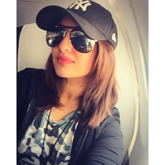 Sonakshi sinha, sonakshi sinha hot, sonakshi sinha sexy, sonakshi sinha photo, sonakshi sinha wallpaper, hot actress photos, indian actress, sonakshi sinha twitter, sonakshi   sinha instagram, sonakshi sinha facebook, bollywood, sonakshi sinha mother, sonakshi sinha selfie, sonakshi sinha without makeup, sonaksi, sonakshi, sonakshi sinha dubsmash, dubsmasher, crazy