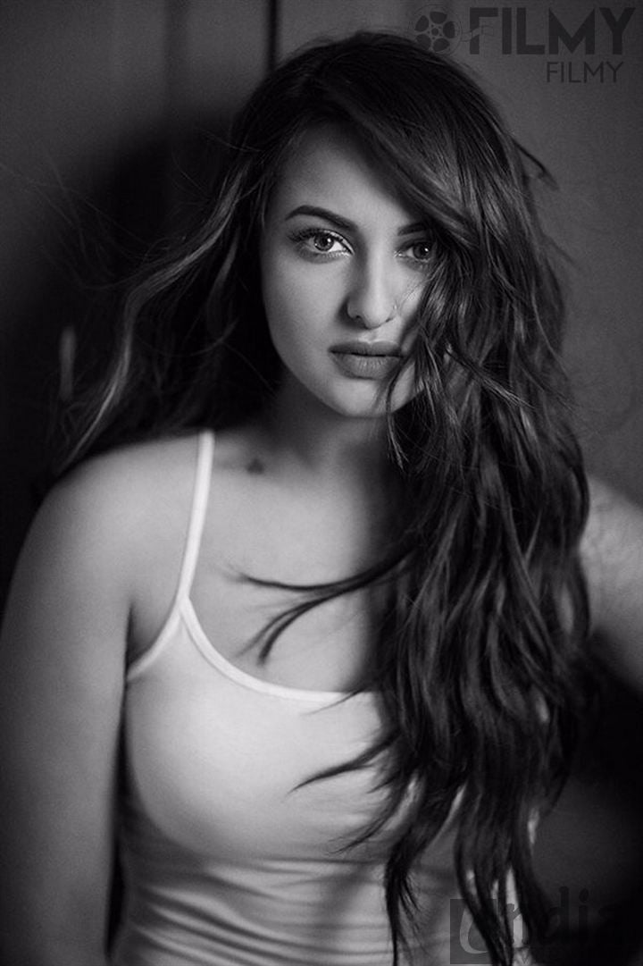 Sonakshi sinha, sonakshi sinha hot, sonakshi sinha sexy, sonakshi sinha photo, sonakshi sinha wallpaper, hot actress photos, indian actress, sonakshi sinha twitter, sonakshi sinha instagram, sonakshi sinha facebook, bollywood, sonakshi sinha bikini, sonakshi sinha mother, sonakshi sinha mms