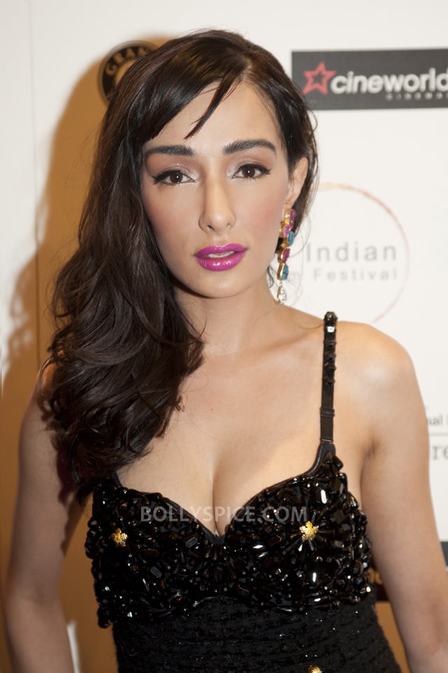 Feryna wazheir, feryna wazheir hot, feryna wazheir sexy, feryna wazheir instagram, feryna wazheir photo, feryna wazheir wallpaper, ferena wazeir, feryna wazheir parents, airlift, feryna wazheir rangrasiya, indian actress, bollywood