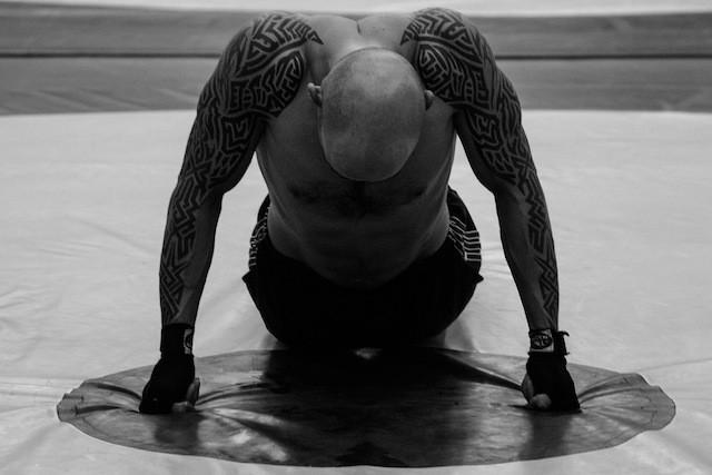 underground fighting for money, underground fight clubs for money, underground fighting tournaments to the death, underground fight club videos, how to find underground fight clubs, underground fight clubs to the death, underground fight street fights, underground fighting videos