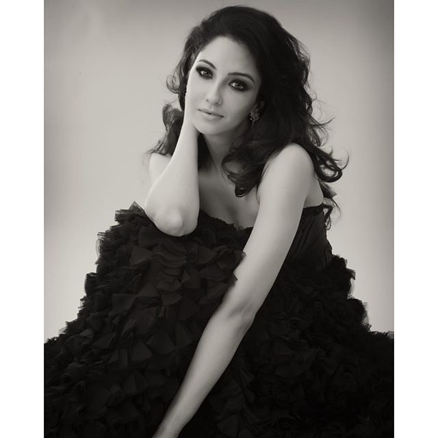 Saumya tandon, saumya tandon photo, saumya tandon wallpaper, saumya tandon hot, saumya tandon cute, actress, tv actress, television, indian television, bhabhi ji ghar par hai, saumya tandon instagram, saumya tandon twitter, saumya tandon facebook